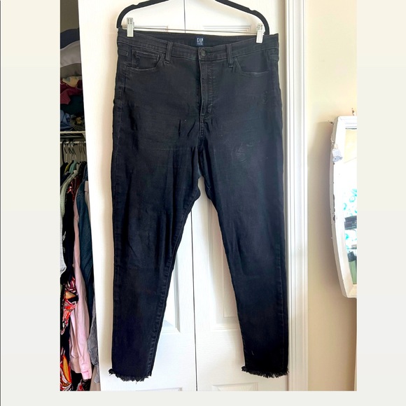 GAP Denim - Distressed High-Rise Jegging